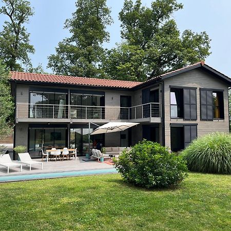Villa Piscine A Proximite De Lyon Chaponost Exterior photo